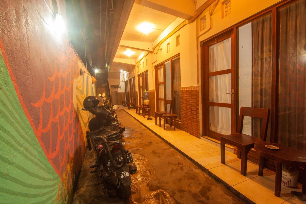 Putra Dadi Guest House Canggu Exterior foto